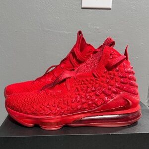 Nike LeBron Red-Velvet